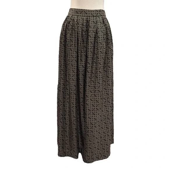 Elizabeth McKay Hong Kong Silk Maxi Skirt Black Gold Metro Print Women’s size 4 - Picture 3 of 12